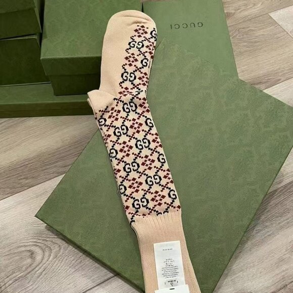 NWT Authentic Gucci GG Diamond Socks in Beige - Picture 2 of 7